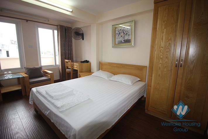 Low-cost studio in high floor, Tran Duy Hung street, Ha Noi, for rent: neat and comfortable